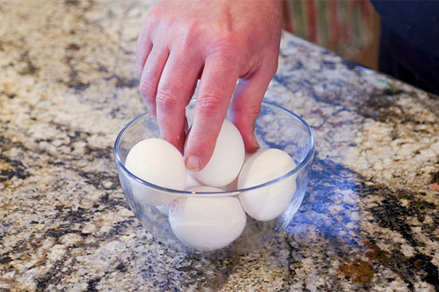 Quick Tip - Fresh Egg Test