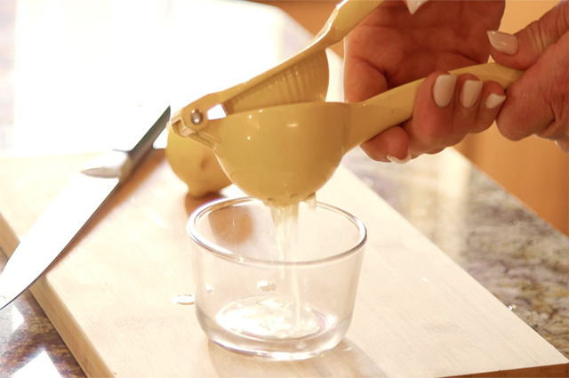 Quick Tip: A Quick Lemon Juicing Tip